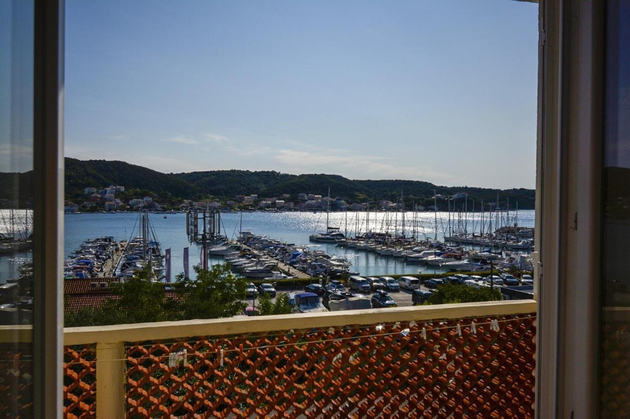 Apartmani Jasmina Supetarska Draga Exterior photo
