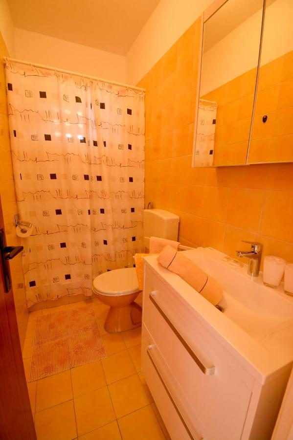 Apartmani Jasmina Supetarska Draga Exterior photo