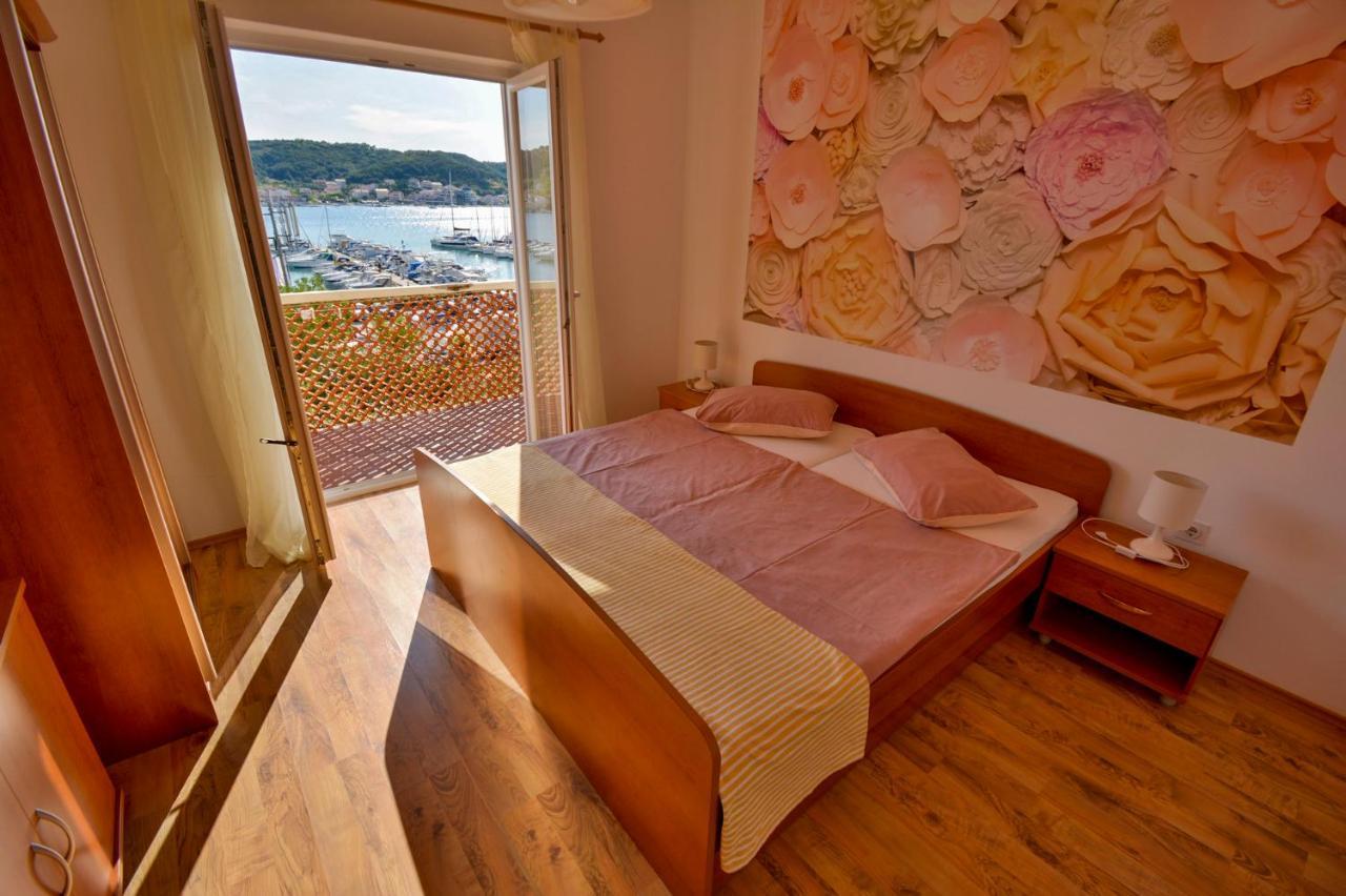 Apartmani Jasmina Supetarska Draga Exterior photo